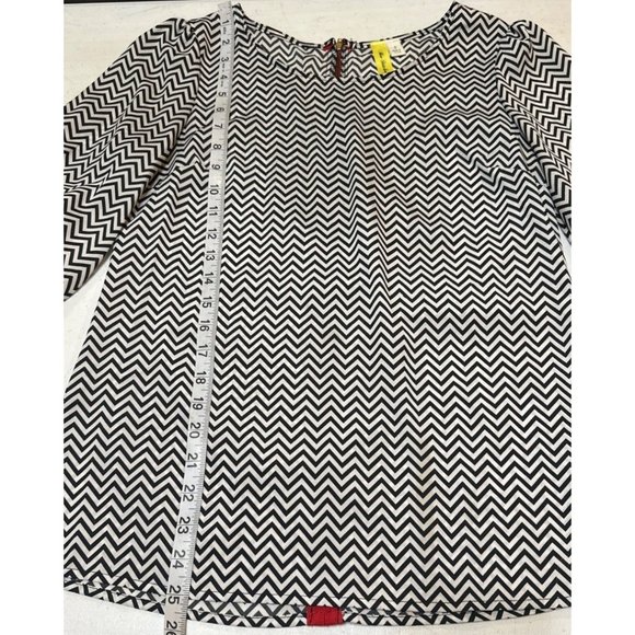 Bee Stitched Brand Chevron Blouse Black & White 100% Polyester Women Size Small - Picture 8 of 14